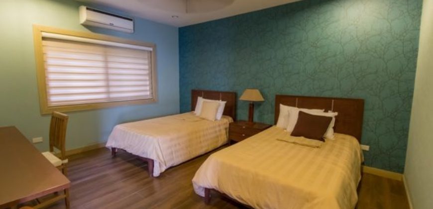 4Br House for Sale (The Hillside At Tagaytay Highlands) 4Br House for Sale (The Hillside At Tagaytay Highlands)