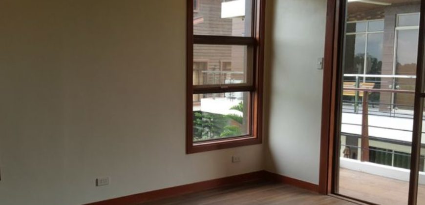 Beautiful 4BR House – Hillside, Tagaytay Highlands Beautiful 4BR House – Hillside, Tagaytay Highlands