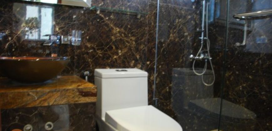 House and Lot with Perfect view of the Golf Course