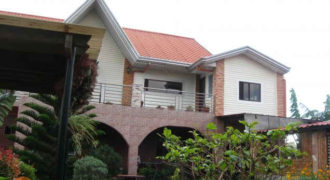 TAGAYTAY HOUSE FOR SALE with Huge Garage TAGAYTAY HOUSE FOR SALE with Huge Garage