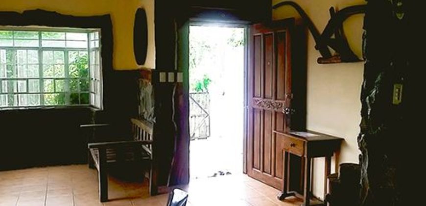 For Rent 4 Bedroom Rustic Villa With Pool in Tagaytay